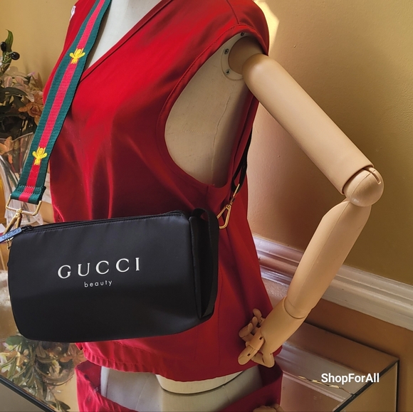 Gucci Beauty Black Bag with Green and Red Strap - Picture 1 of 15